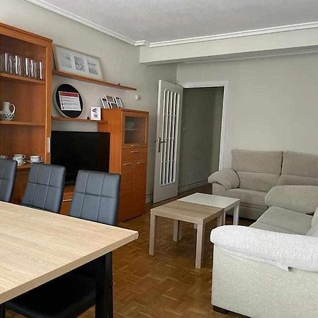 Oak Apartment Leon Bagian luar foto