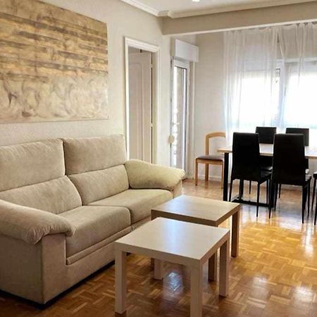 Oak Apartment Leon Bagian luar foto